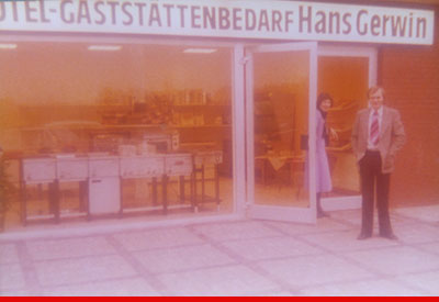 26. November 1976 Hans und Marlies Gerwin eröffnen ihre Austellungsräume